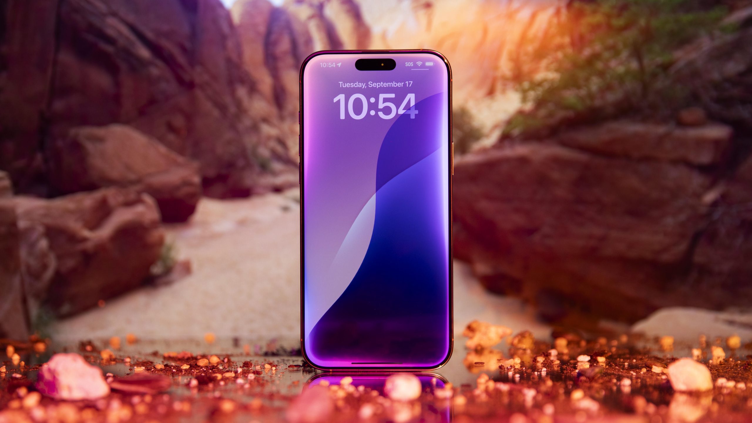 Apple&apos;s iPhone 16 Pro Max with Siri&apos;s halo glow