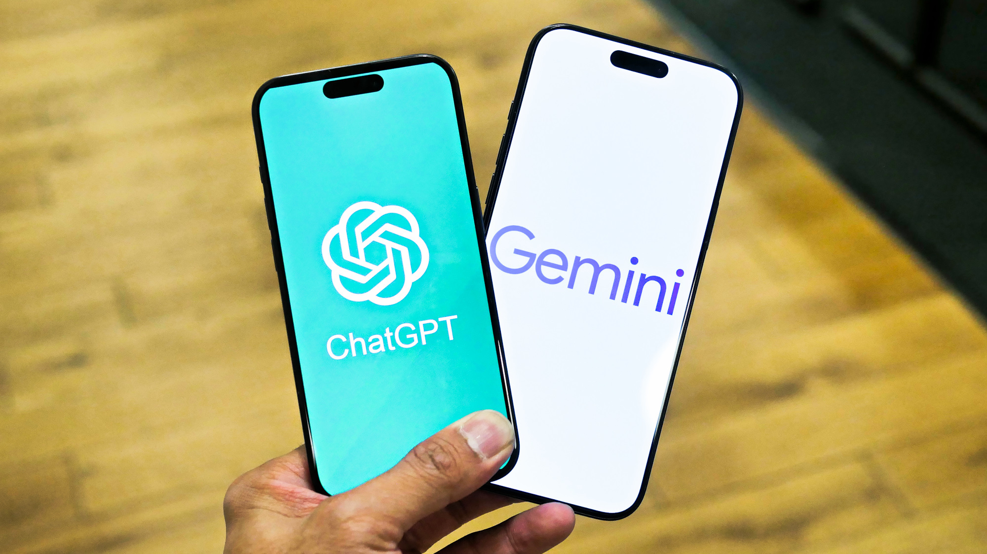 شعارات ChatGPT و Gemini