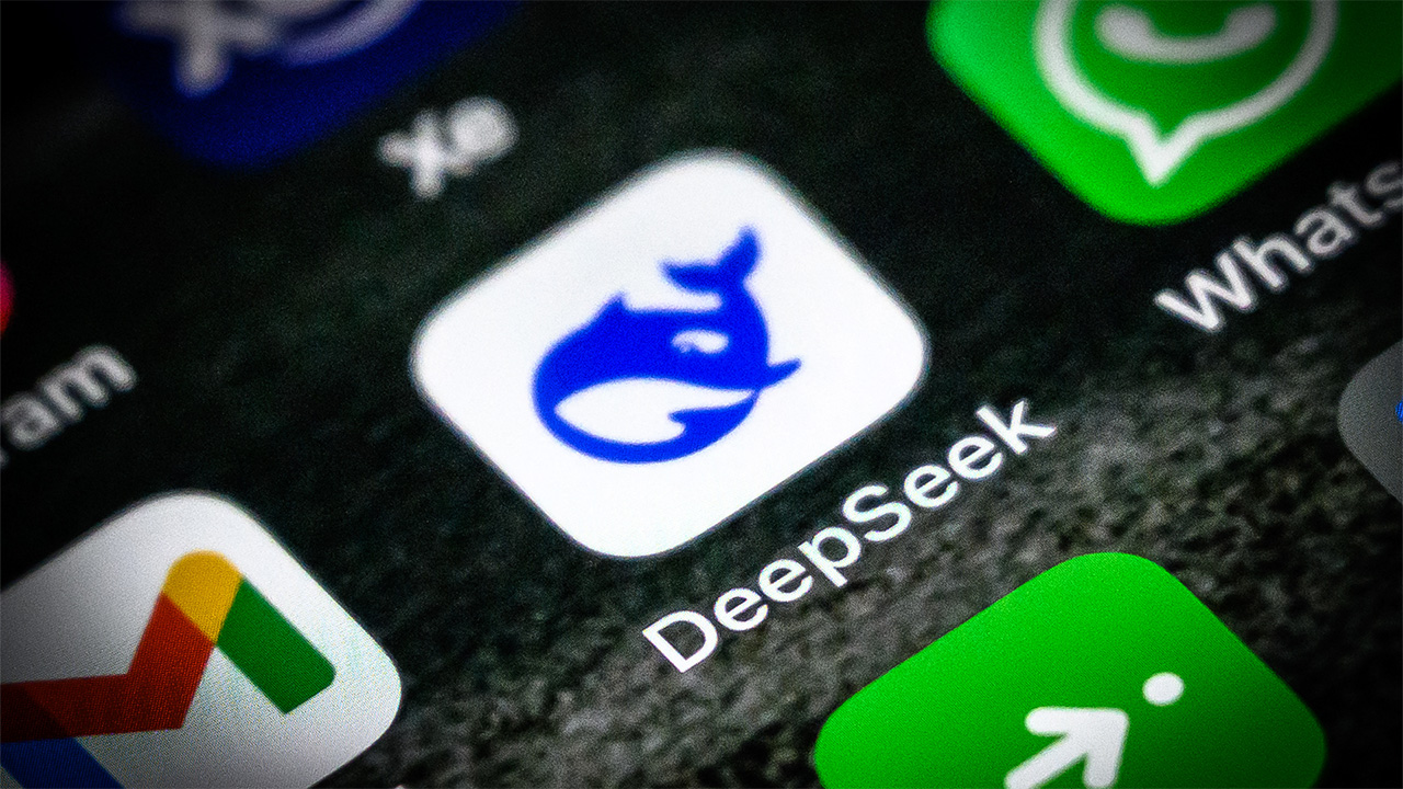 أيقونة تطبيق DeepSeek على الشاشة