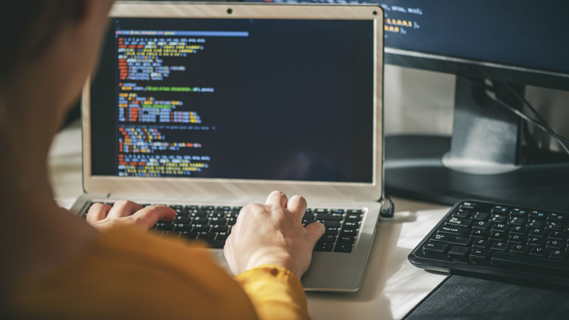 اختبر الذكاء الاصطناعي لكسب رزقي: هذه هي أفضل 9 أوامر برمجية لتحليل المشاعر من وجهة نظر خبير | دليل توم