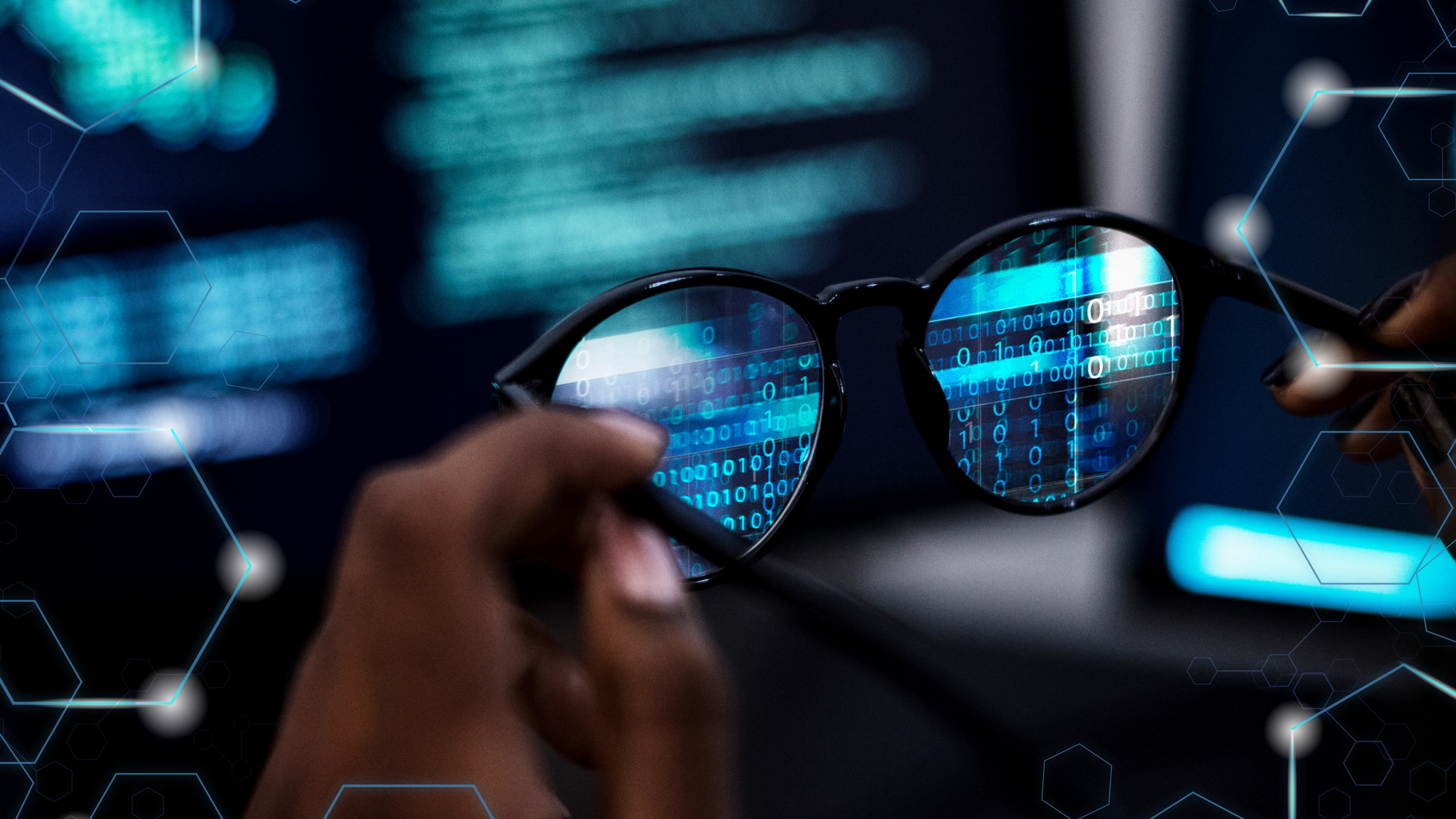 صورة لشفرة حاسوب في نظارات