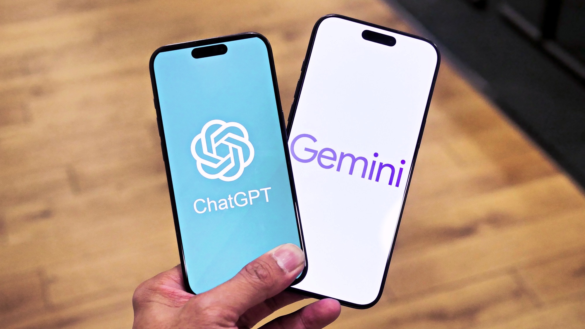 شعارات ChatGPT و Gemini