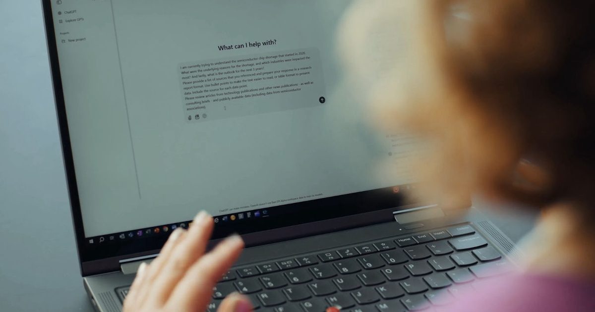 وجه ChatGPT لأبحاث متعمقة بمواقعك وتطبيقاتك الخاصة