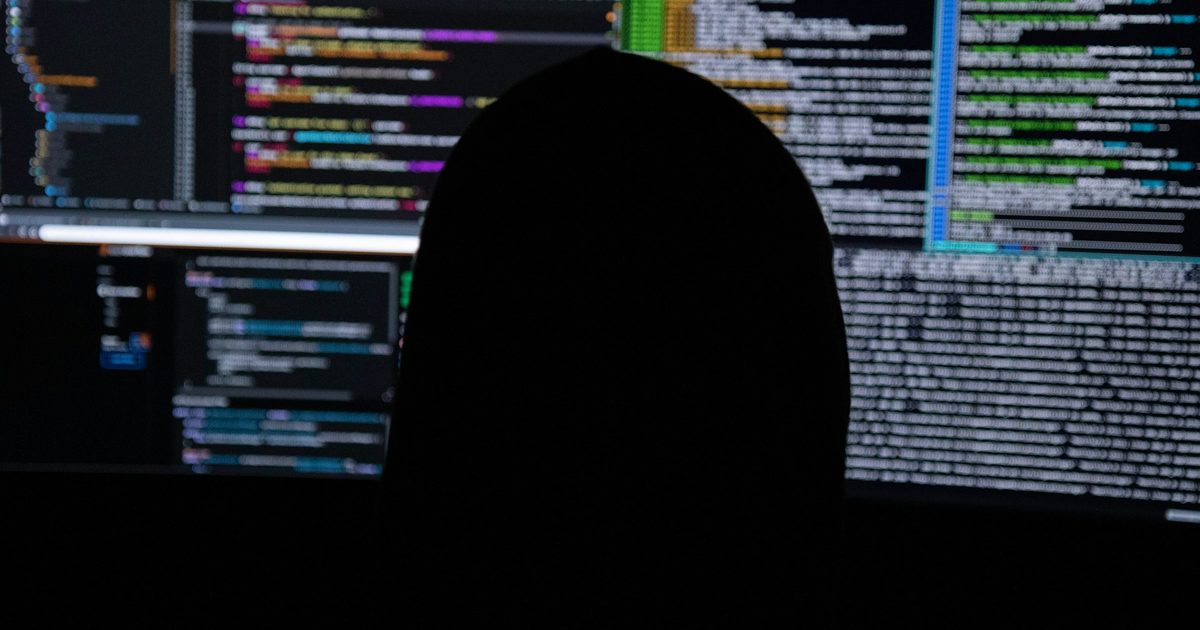 Advertencia de OpenAI y más de 100 empresas: Los ciberataques contra la IA van en aumento.