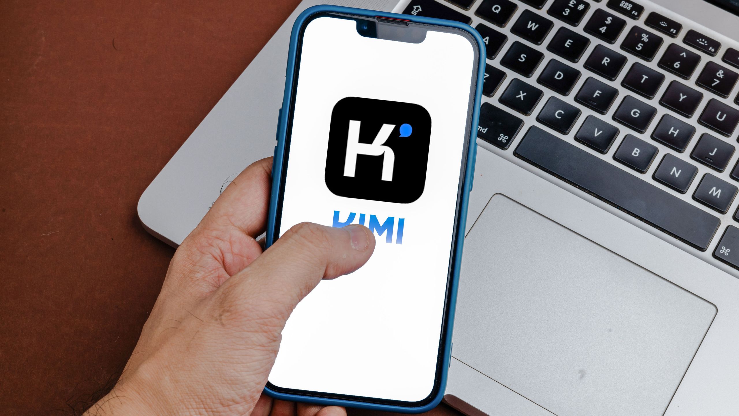 Kimi AI'yı denedim: Kullanışlı özelliklerini açmak için 7 temel komut.