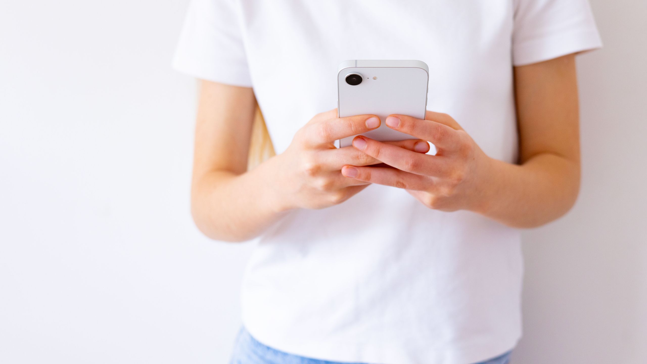 استخدام ChatGPT على iPhone كان محبطًا: 3 إعدادات لوحة مفاتيح غيرت التجربة