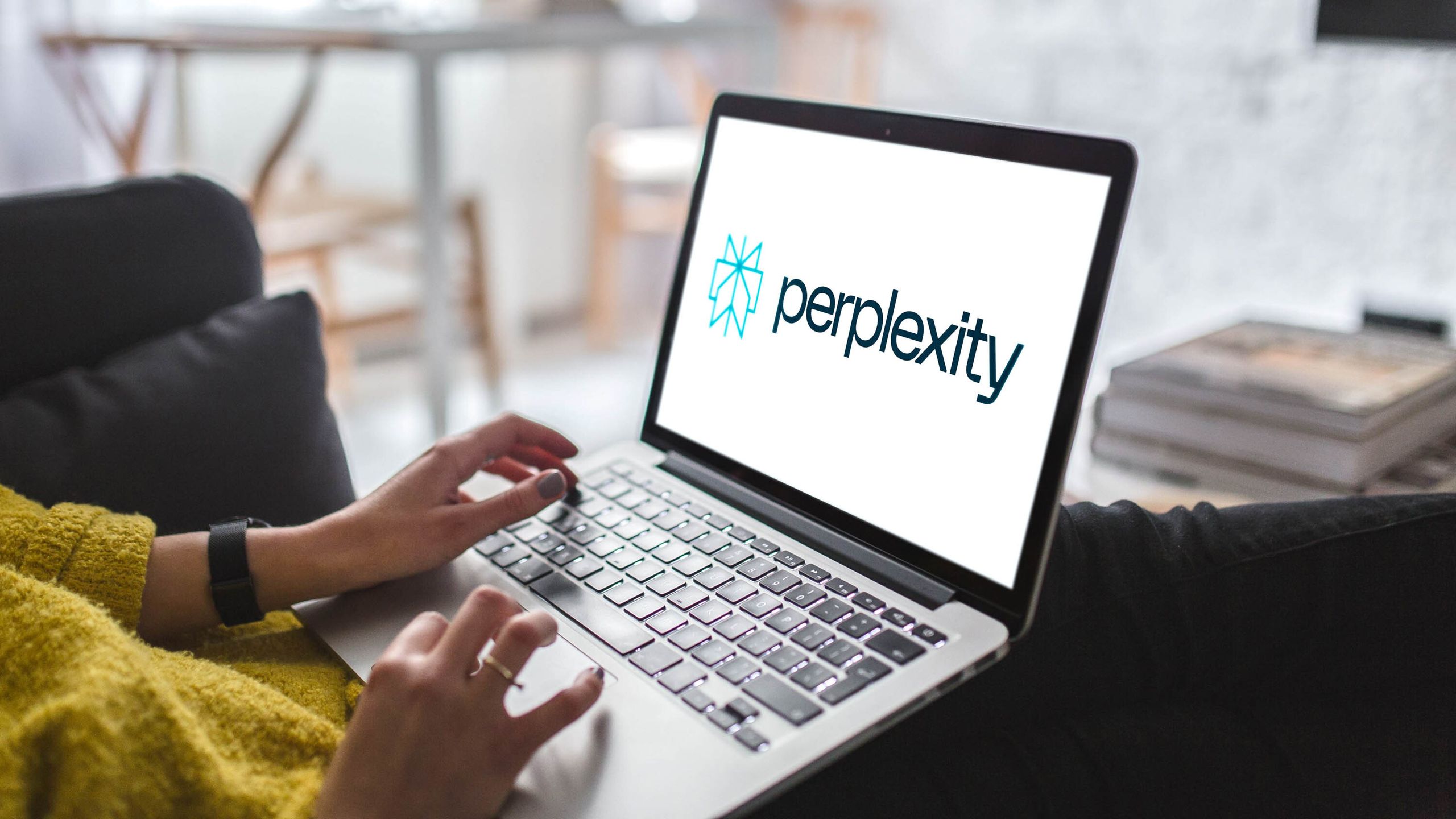 Perplexity: un'intelligenza artificiale locale che richiede l'autorizzazione prima di accedere al cloud.