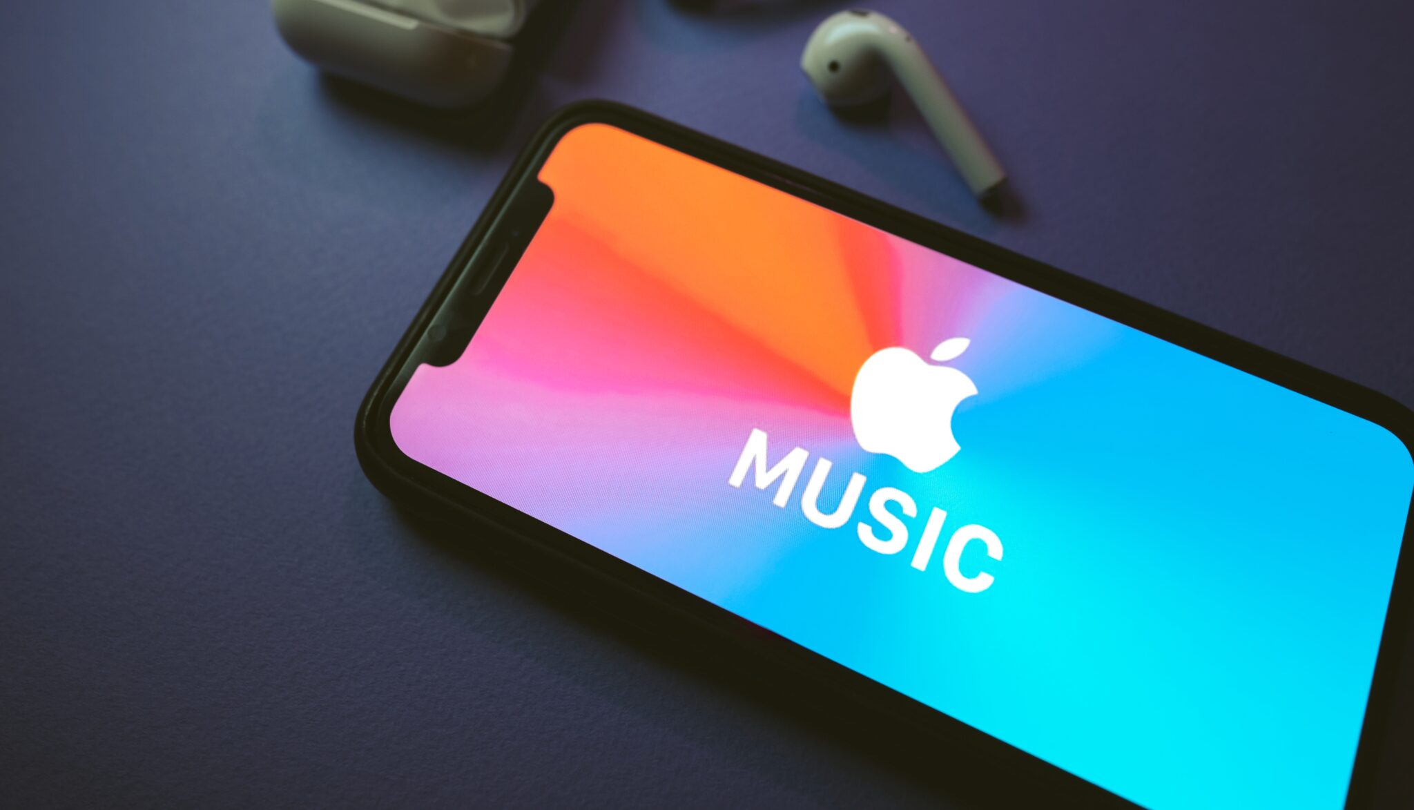 تطبيق Apple Music على iPhone