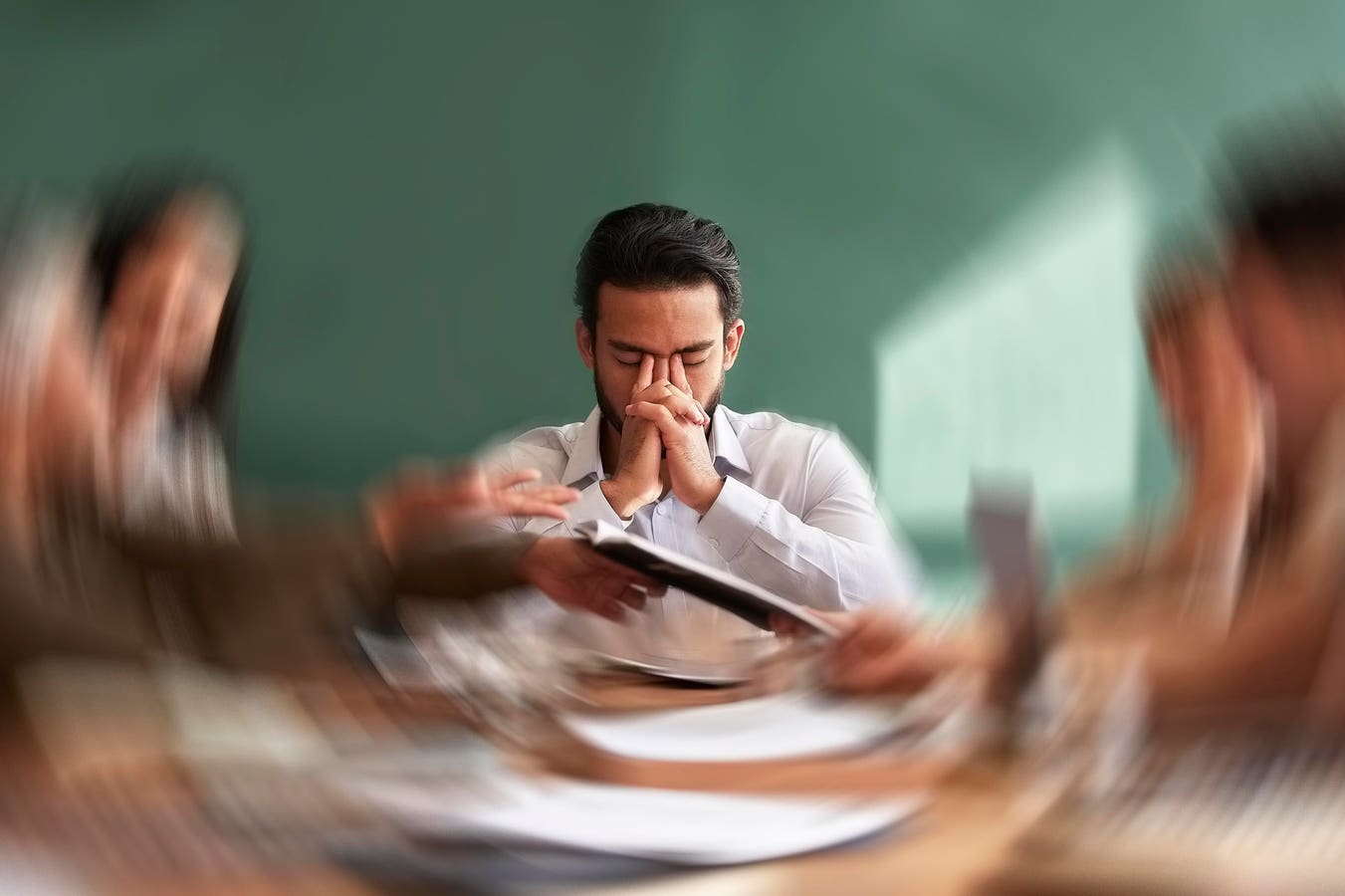 3 عبارات تمنع الأسئلة المطولة من تعطيل الاجتماعات