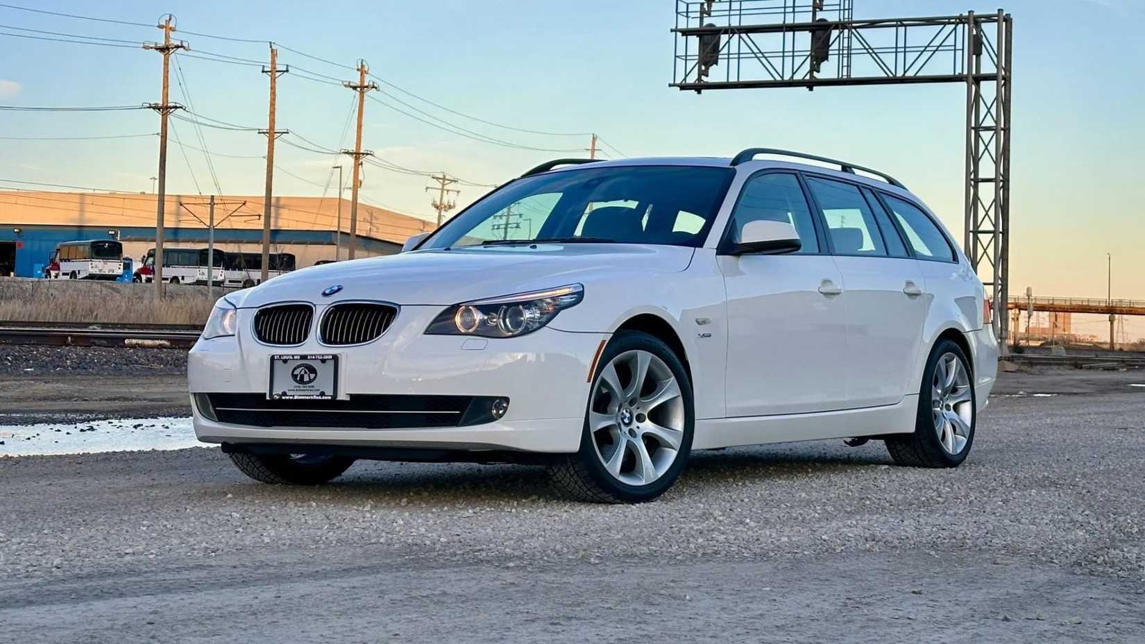 2010 BMW 535i xDrive wagon front quarter