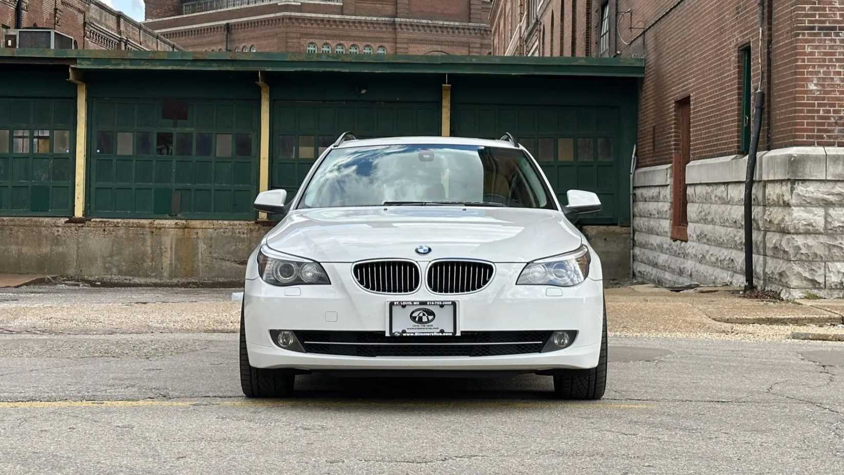 2010 BMW 535i xDrive wagon front