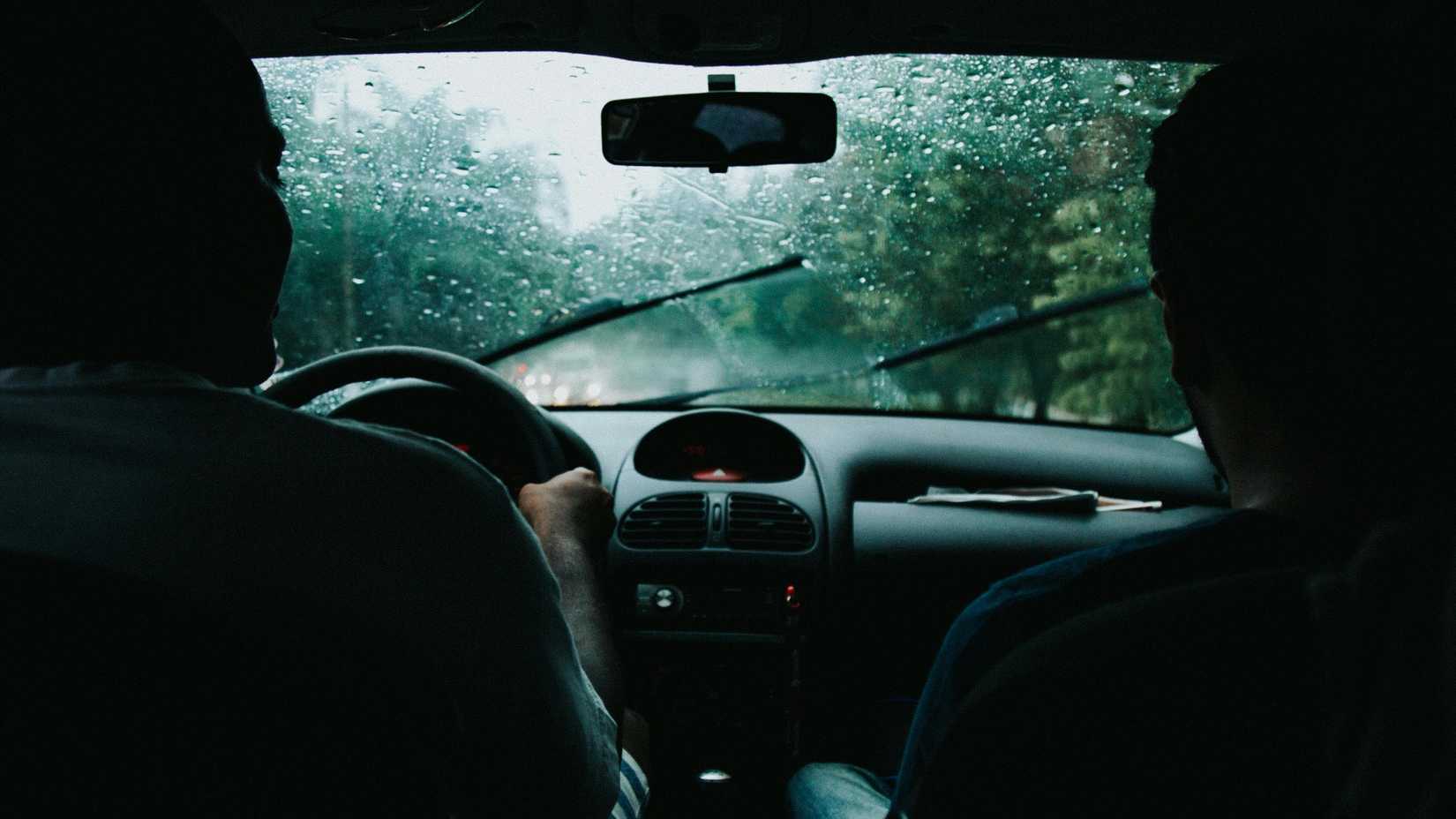 ماسحات الزجاج الأمامي صورة من Matheus Bertelli Pexels