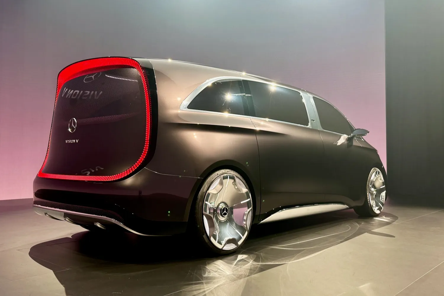 Rear quarter view of the Mercedes-Benz Vision V concept.
