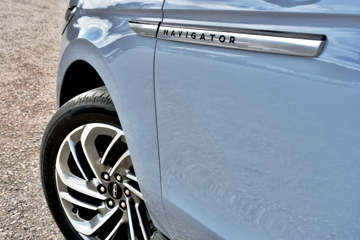 2025 Lincoln Navigator front fender.