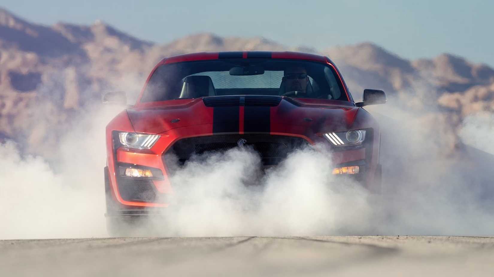 2020 Ford Mustang Shelby GT500 front burnout