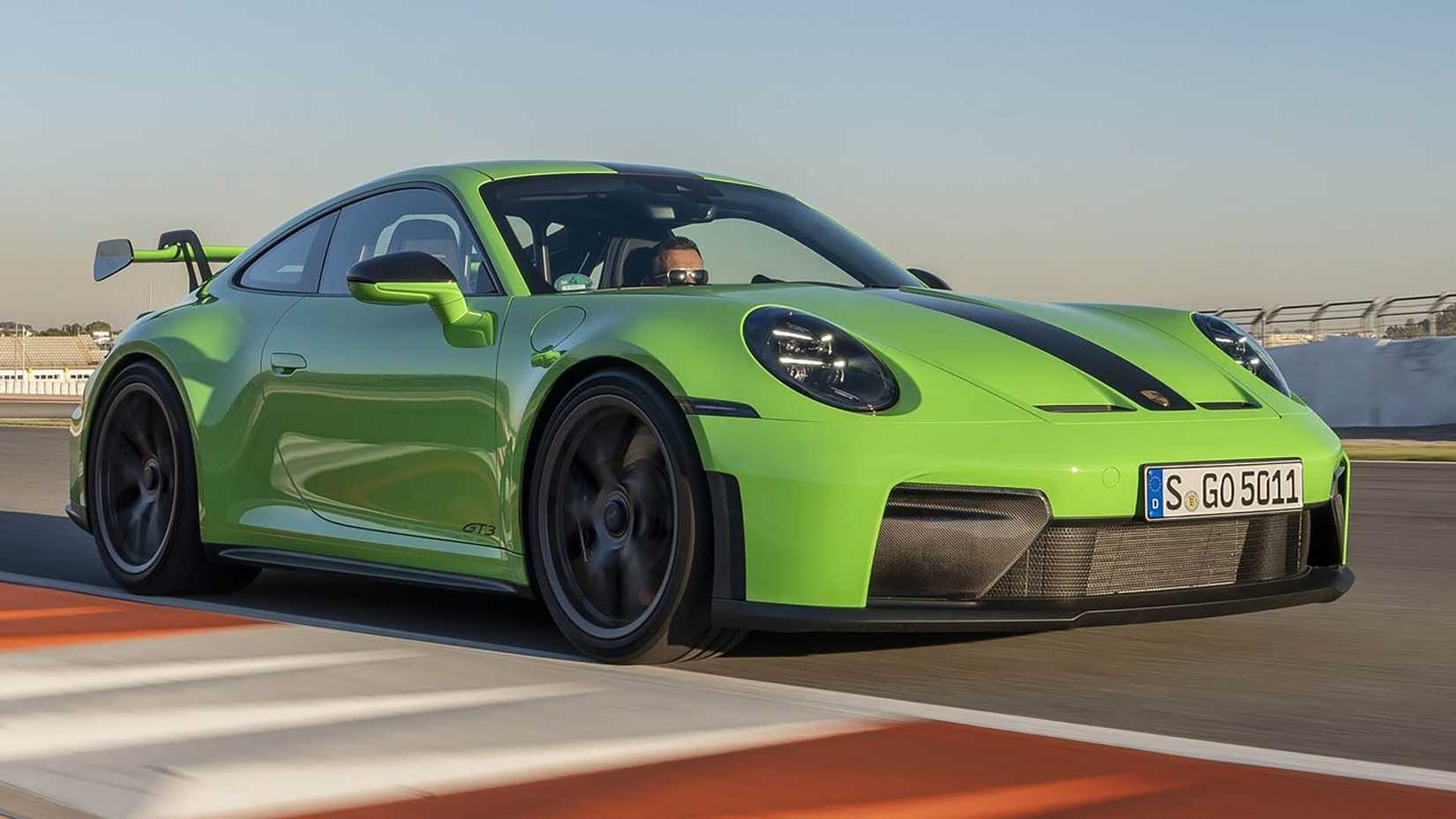 2025 Porsche 911 GT3 front, three-quarter