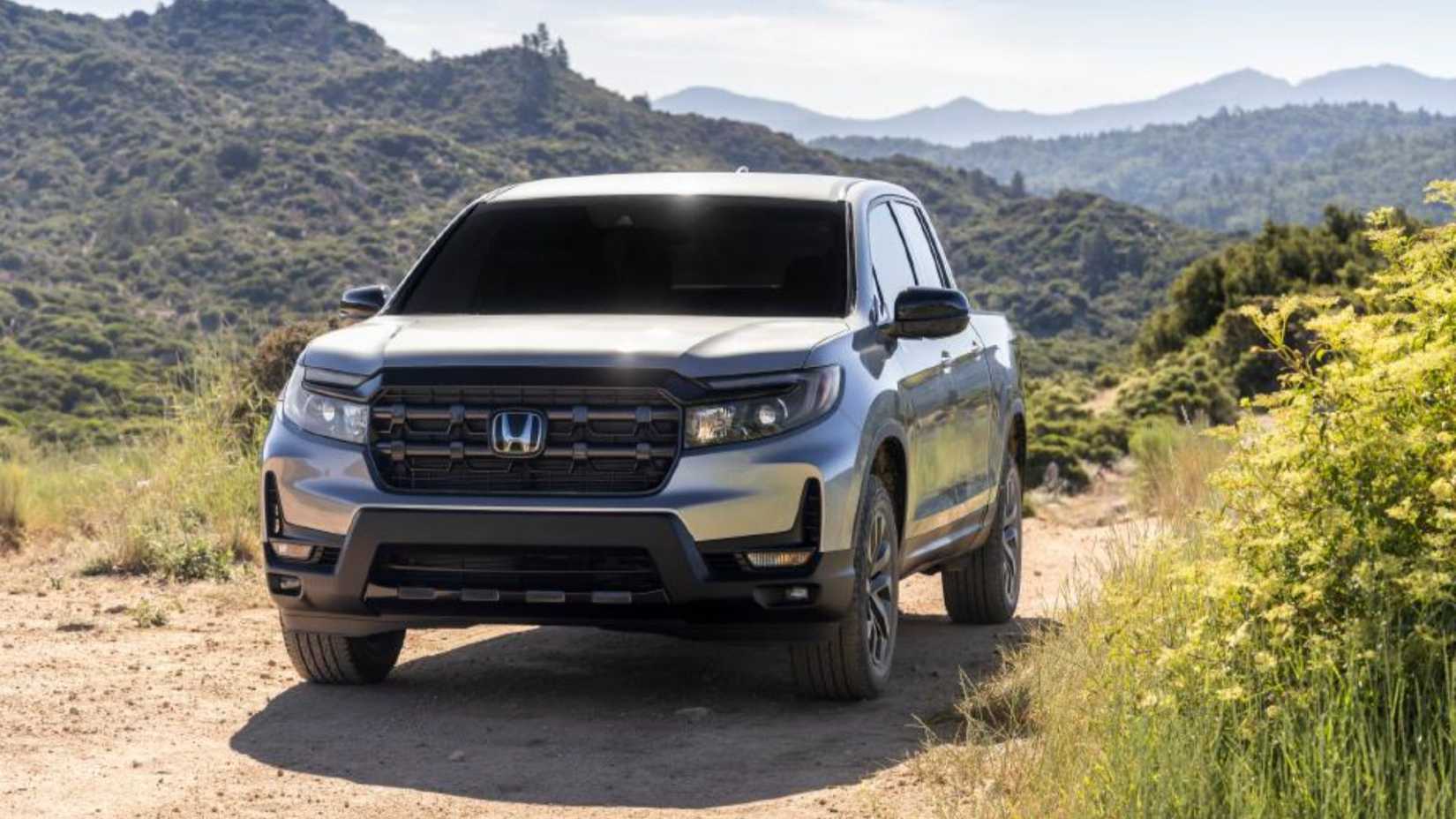 2025 Honda Ridgeline RTL front quarter