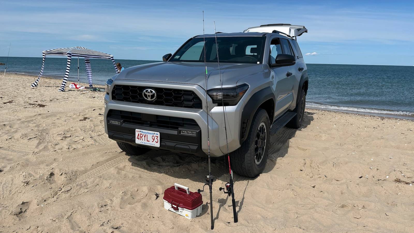 تويوتا 4Runner 2025: السيارة العائلية الرياضية متعددة الاستخدامات المثالية لرحلات العطلات، بمواصفات لا مثيل لها.