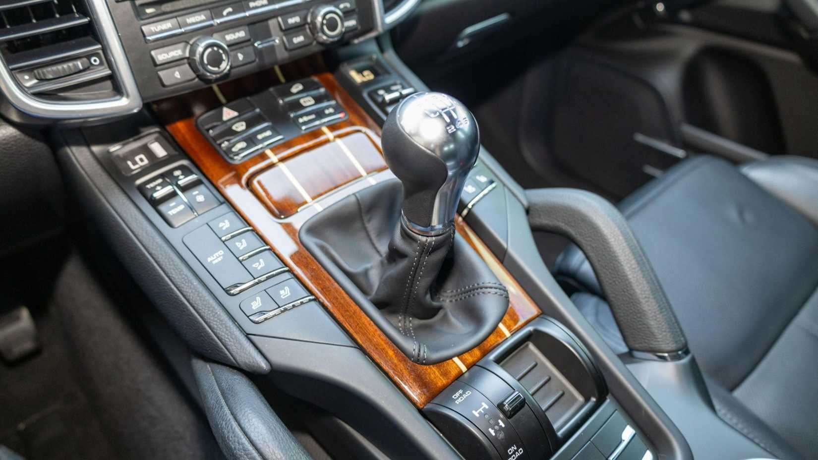 2014 Porsche Cayenne gear stick