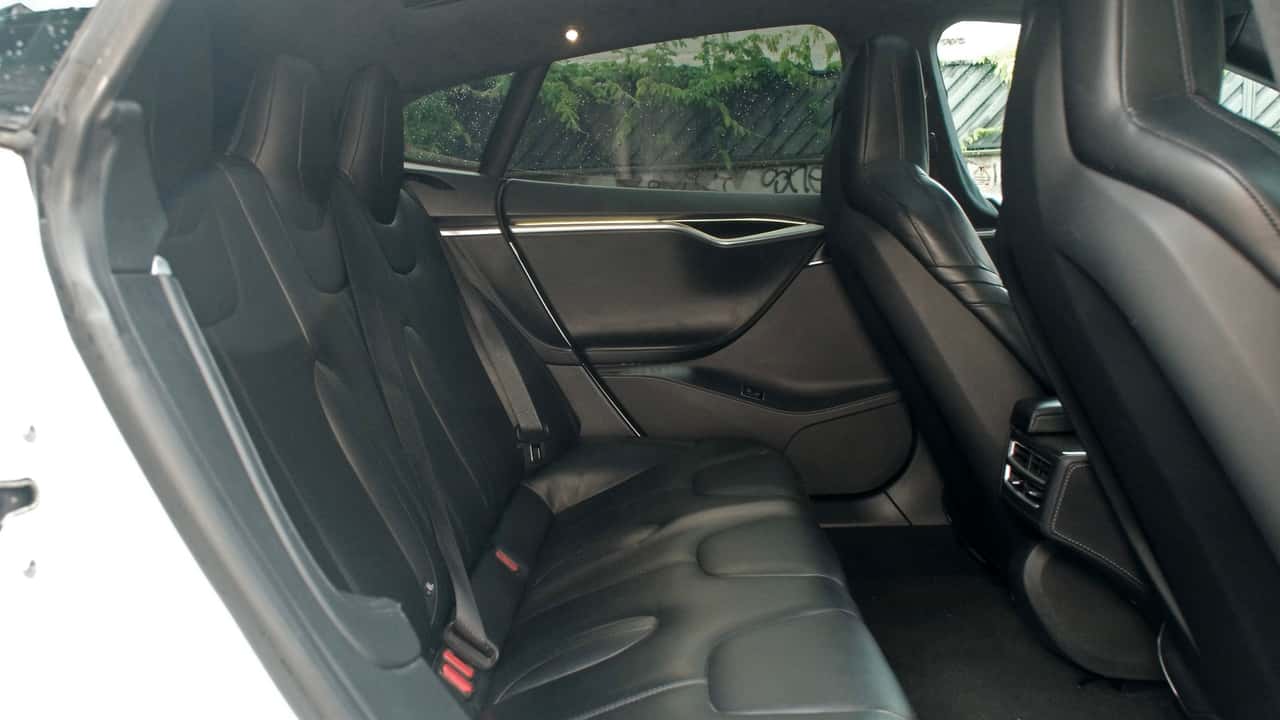 Tesla Model S P85D موديل 2015