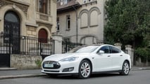 صور لسيارة Tesla Model S P85D الأصلية موديل 2015