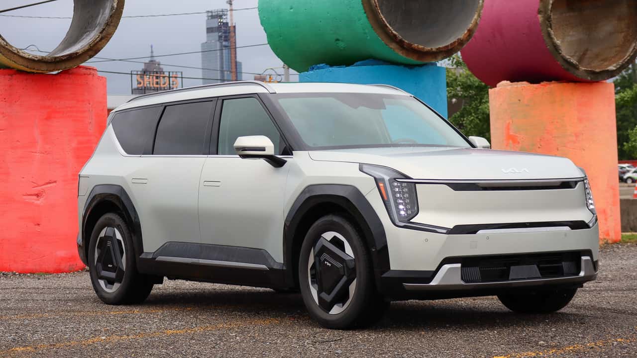 مرشحة جائزة 2024 Breakthrough: Kia EV9