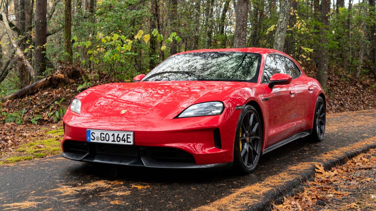 بورشه تايكان GTS موديل 2025.
