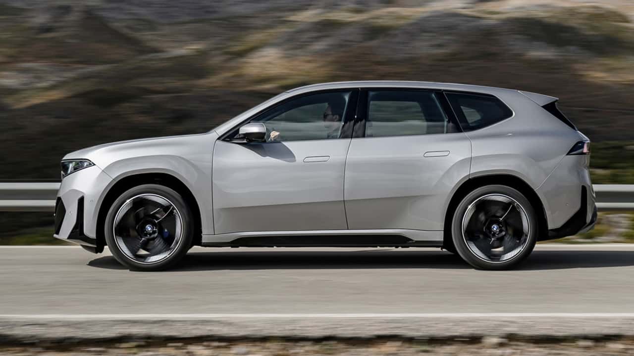 BMW iX3 موديل 2026