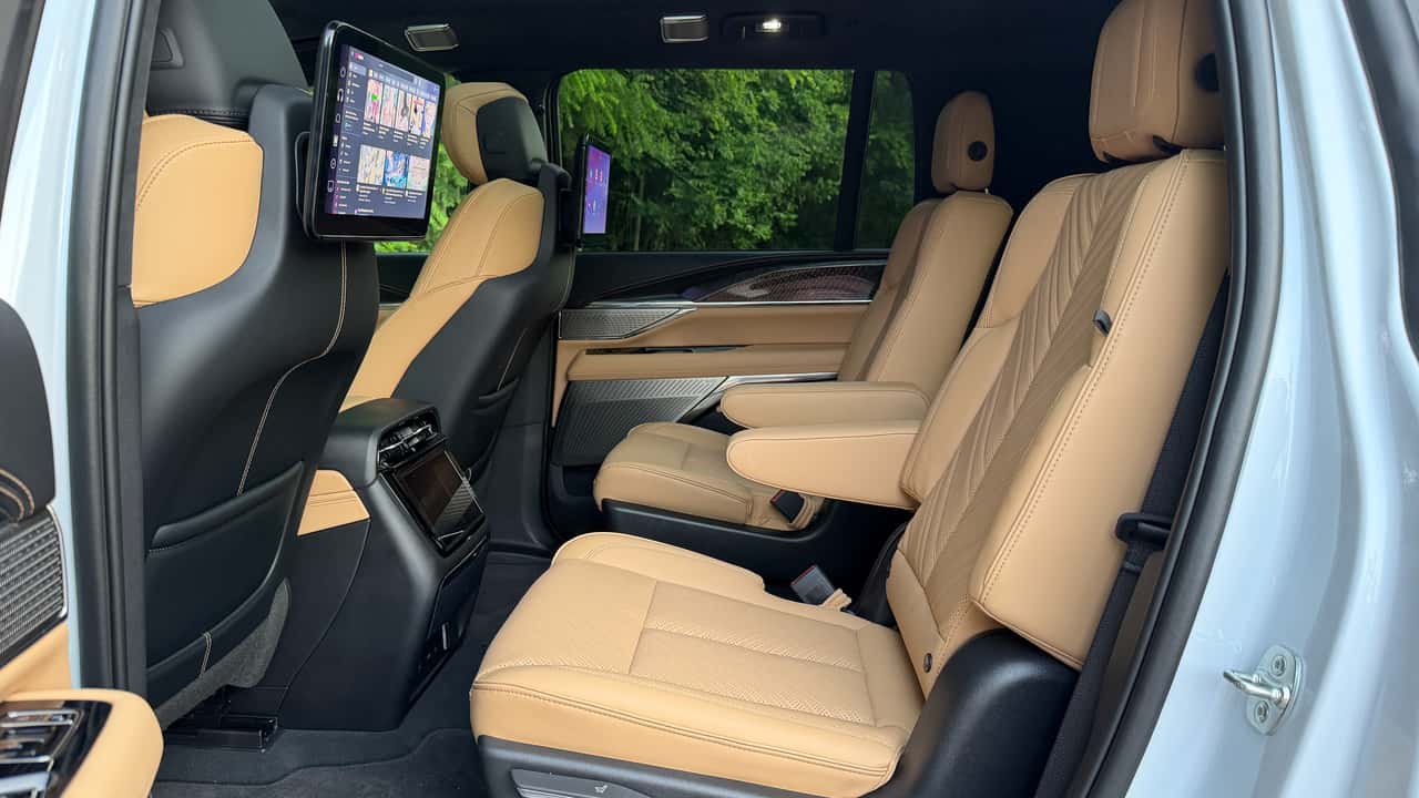 مراجعة Cadillac Escalade IQL 2026