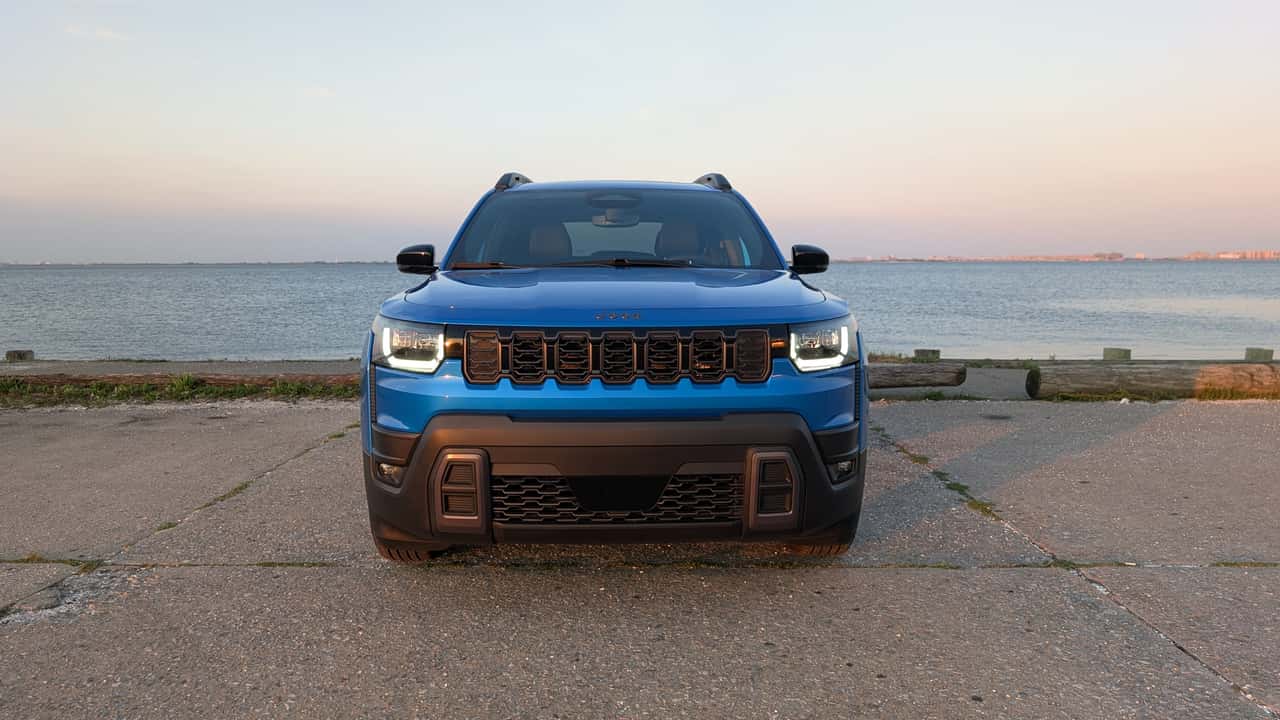 Jeep Cherokee الهجينة 2026