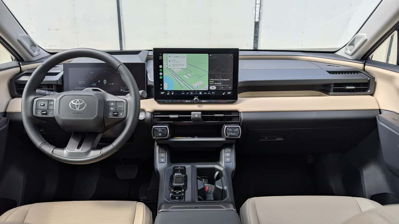 مقصورة تويوتا RAV4 2026 الداخلية