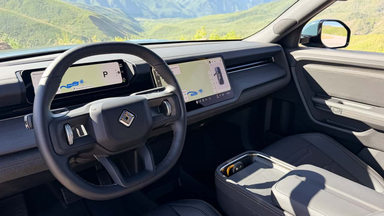 Rivian R2 2027: تجربة القيادة الأولى على الطرق المعبدة والوعرة