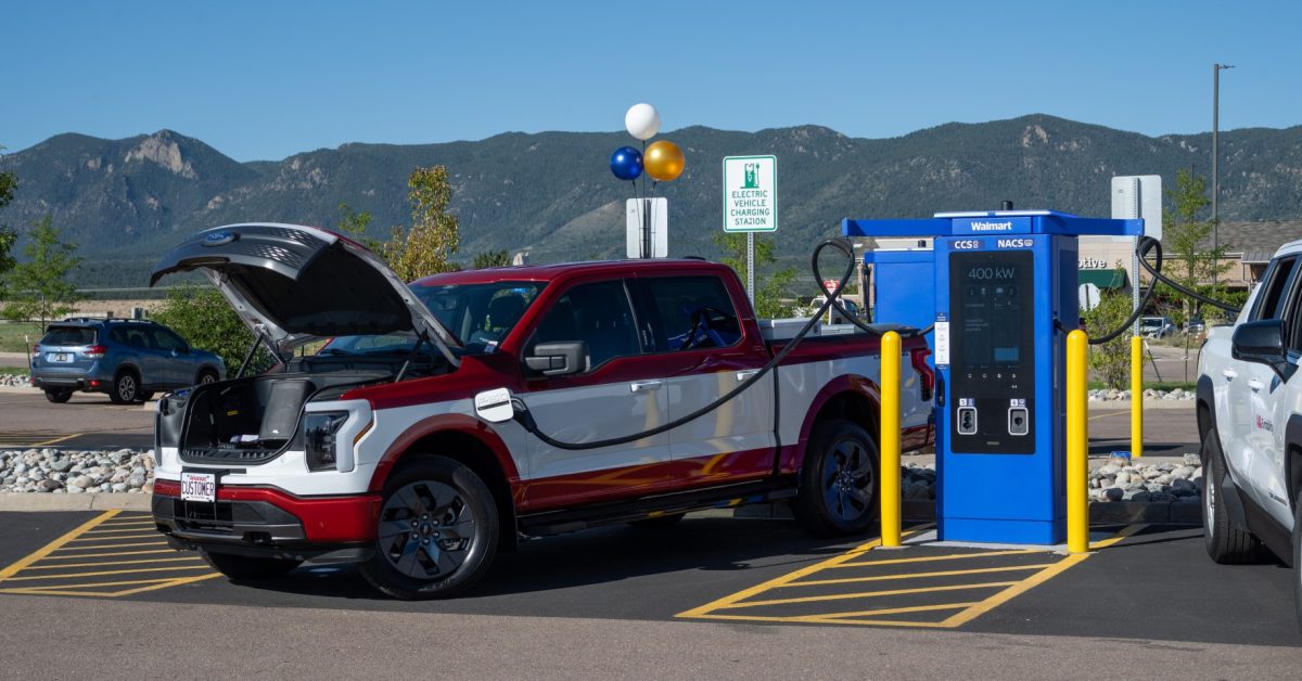 Walmart: Una red de carga de 400 kW para vehículos eléctricos que abarca 100 tiendas.