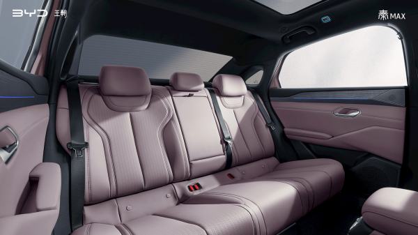 تصميم داخلي لسيارة BYD Qin Max EV