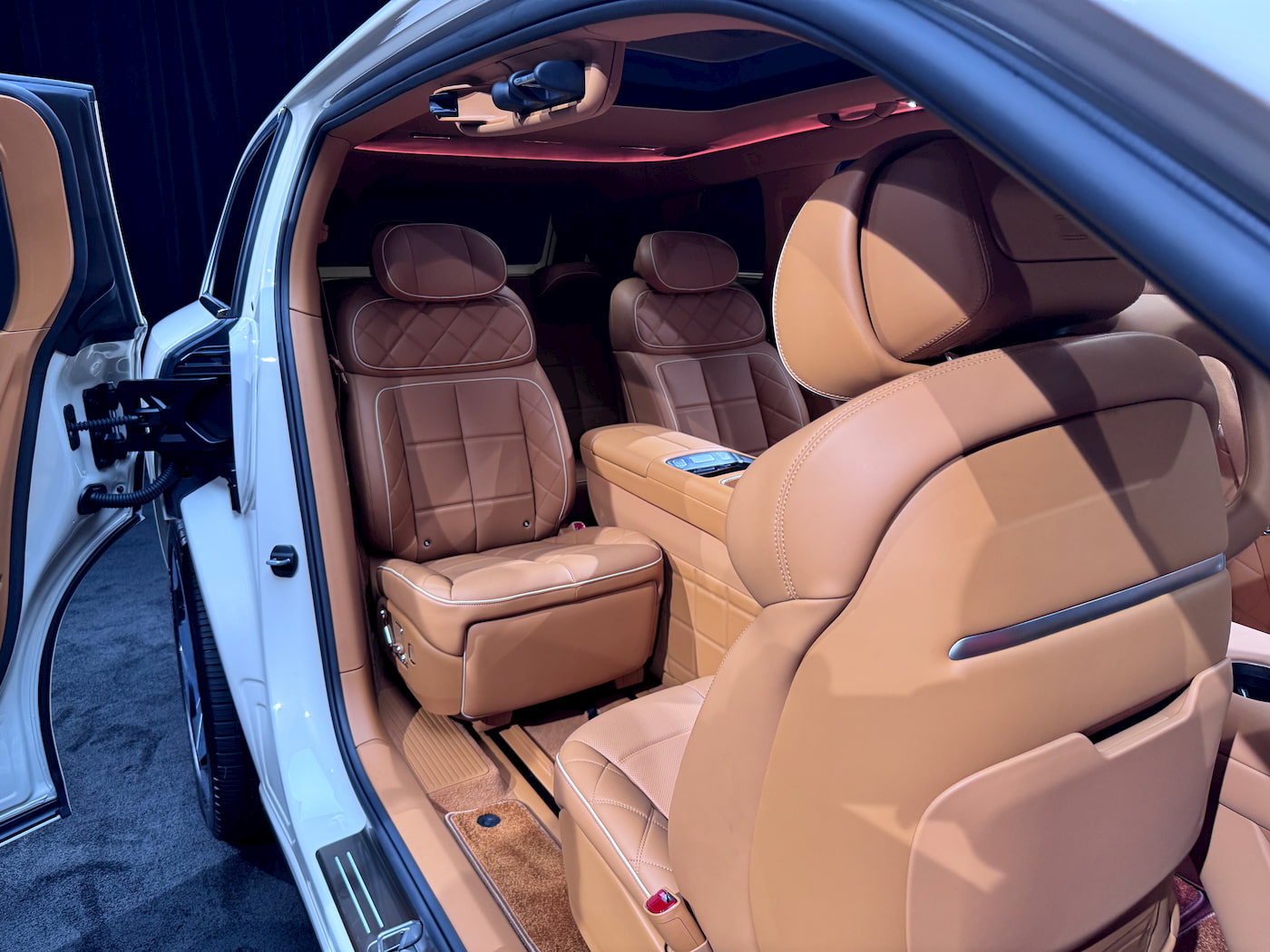 مقاعد داخلية Genesis GV90