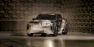صور تجسسية لسيارة Range Rover GT الكهربائية