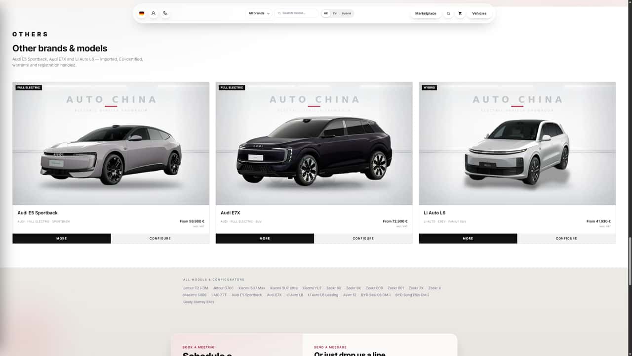 لقطة شاشة تعرض موقع Auto China الإلكتروني، مع السيارتين الكهربائيتين AUDI الصينيتين المعروضتين للبيع.