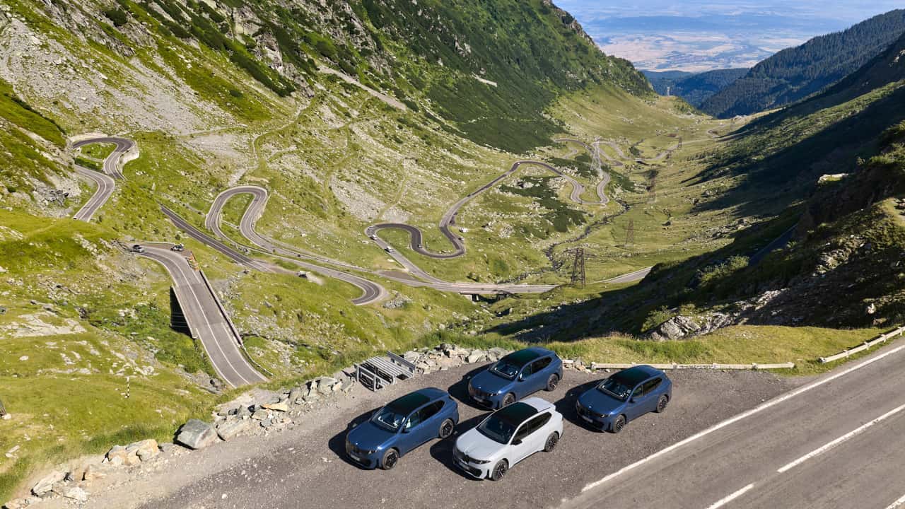 رحلة BMW iX3 في رومانيا 2026