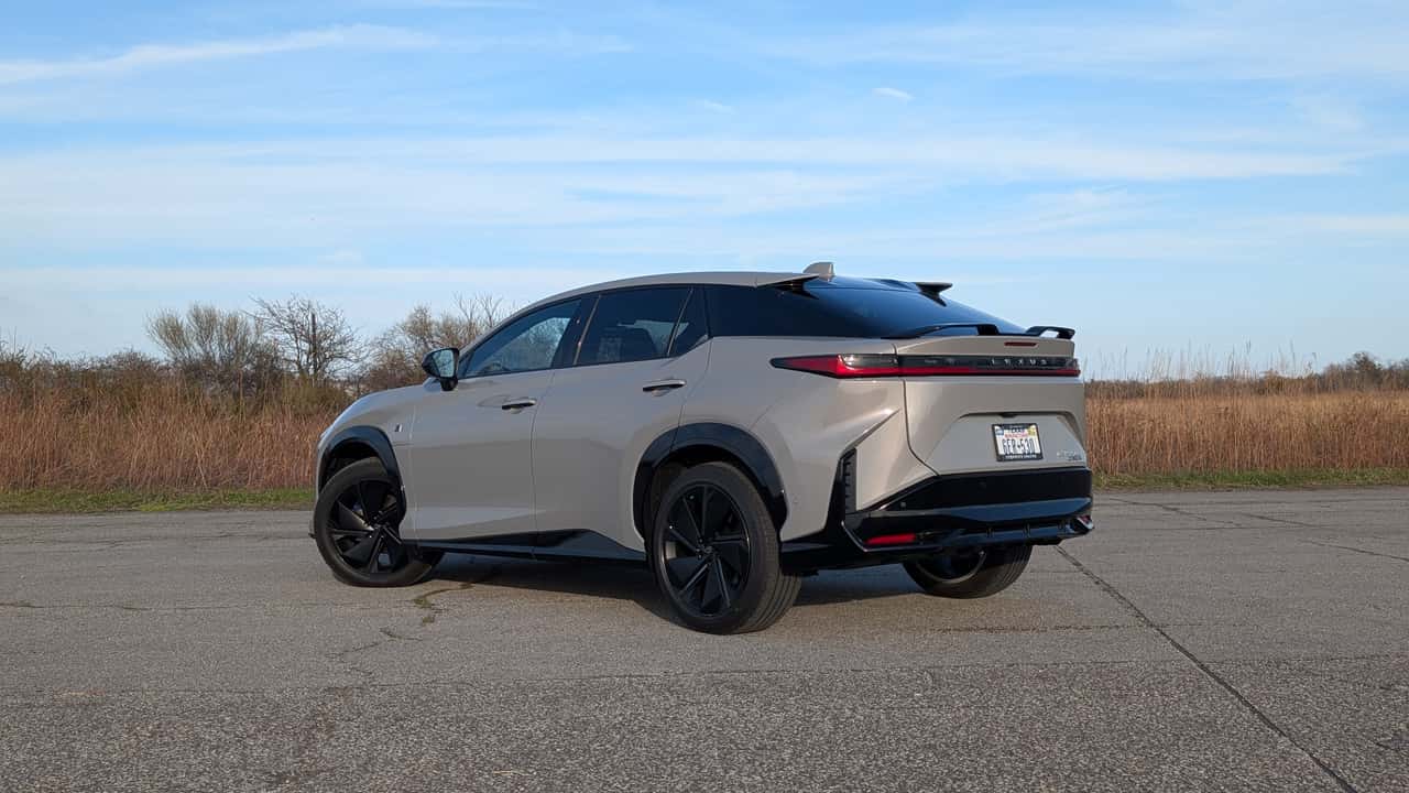 لكزس RZ 550e F Sport