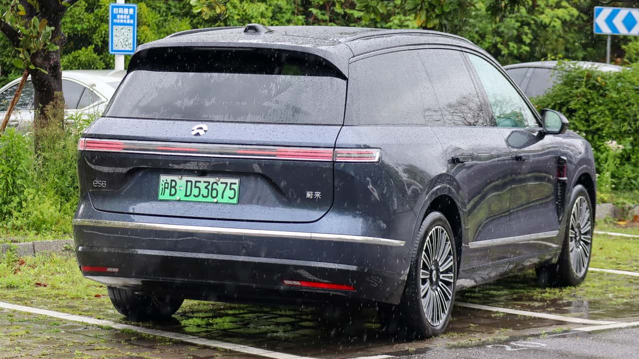 Нио ES8