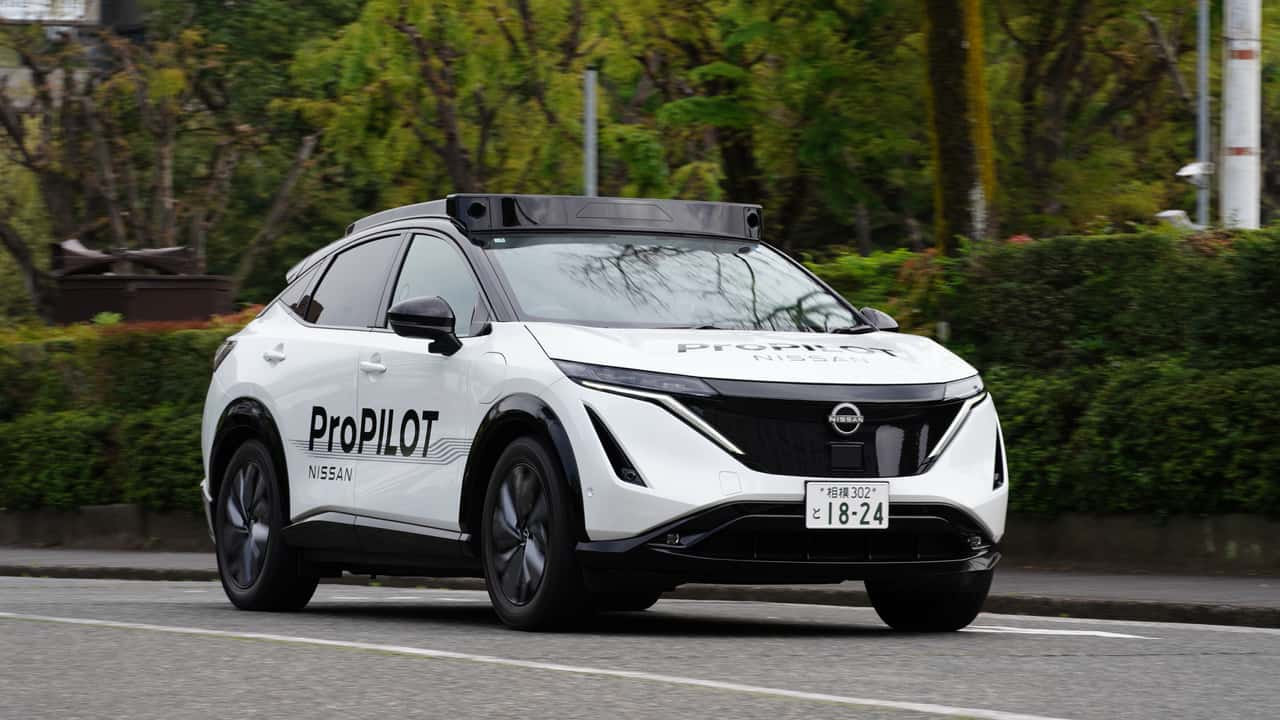 Компания Nissan тестирует технологию автономного вождения AI Drive.