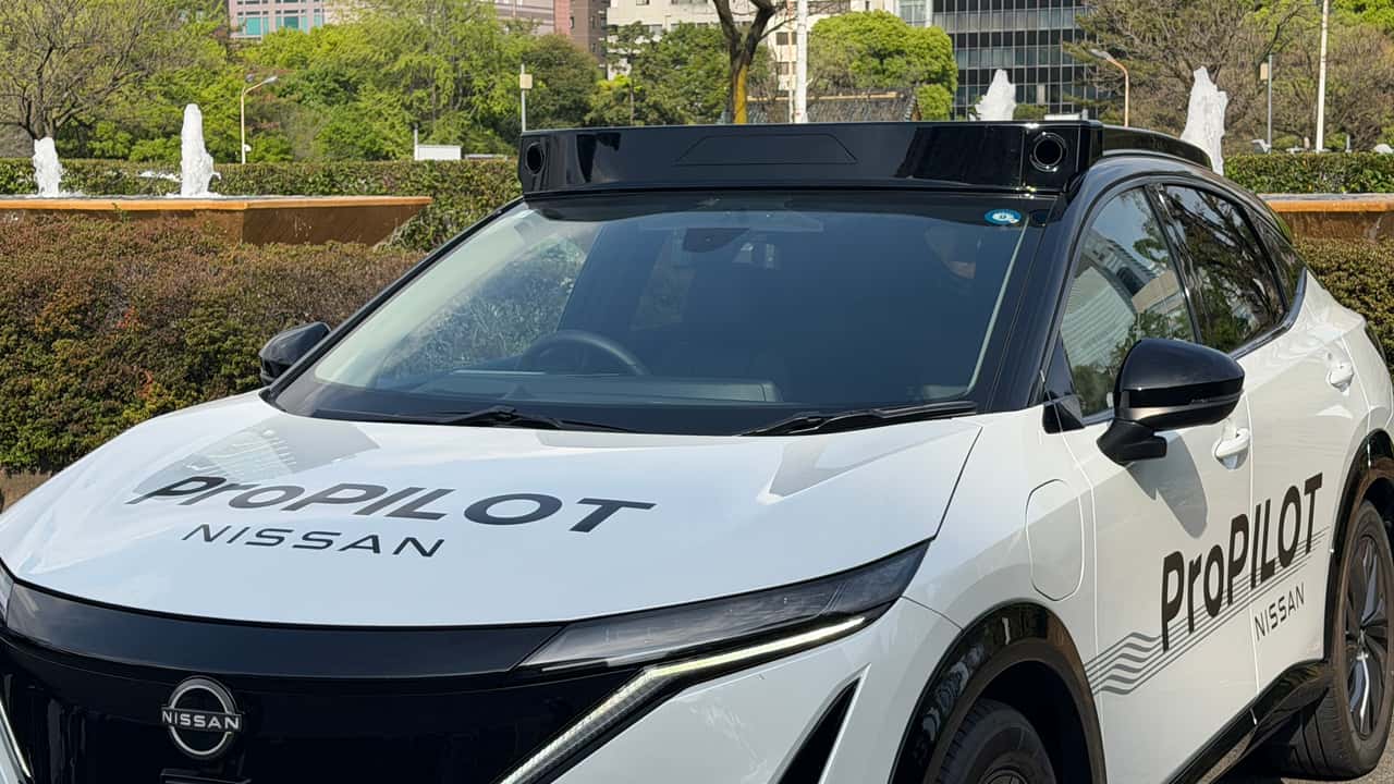 Компания Nissan тестирует технологию автономного вождения AI Drive.