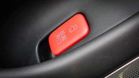 Xiaomi SU7 noodontgrendelingshendel
