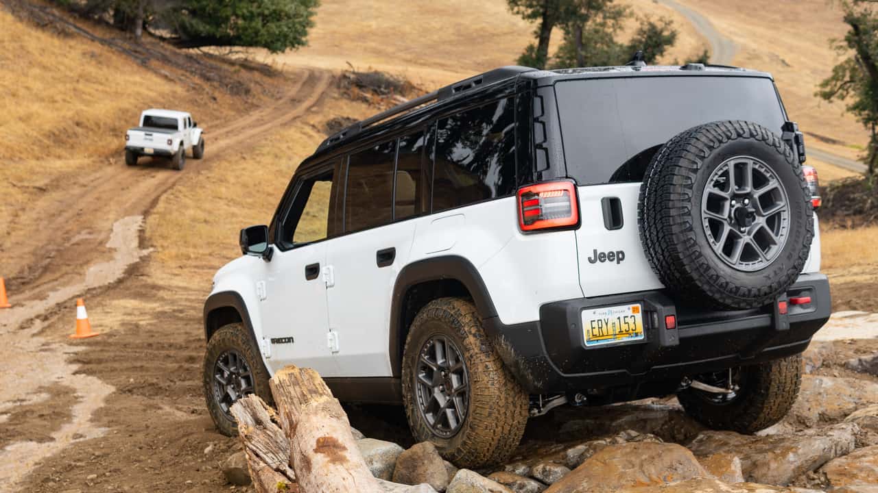 تجربة قيادة Jeep Recon Moab 2027 الأولى