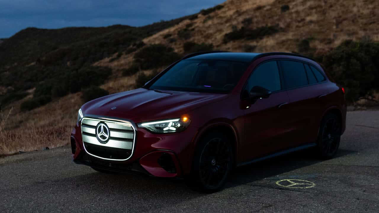 مراجعة القيادة الأولى: Mercedes-Benz GLC 400 4Matic الكهربائية 2027