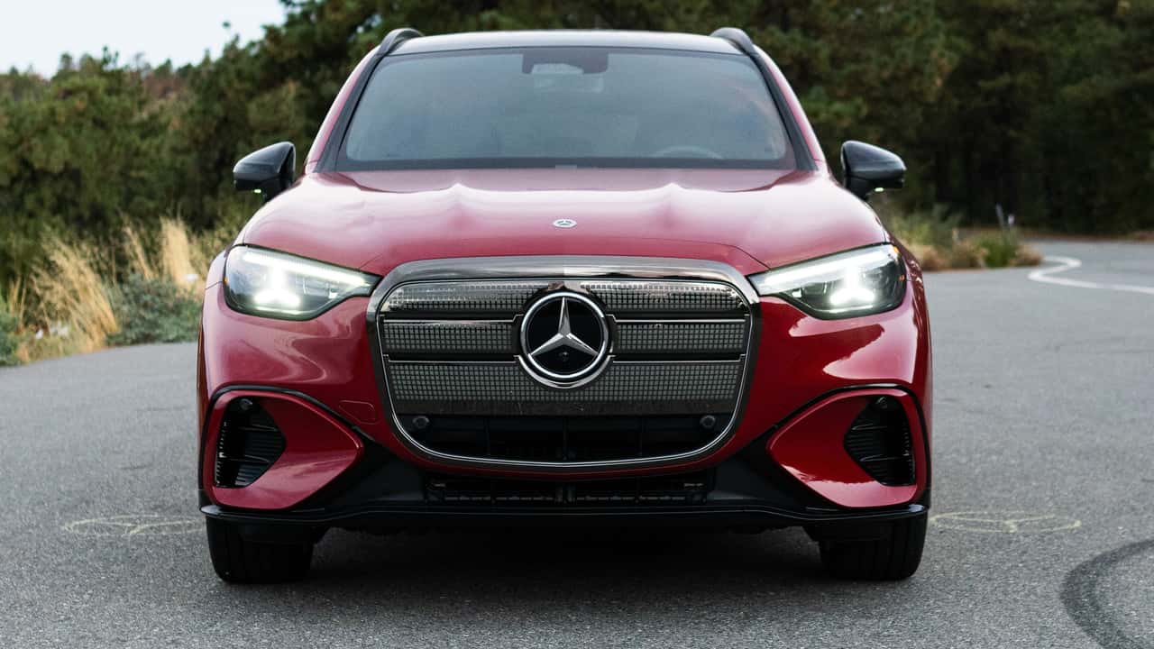 مراجعة القيادة الأولى لسيارة 2027 Mercedes-Benz GLC 400 4Matic الكهربائية