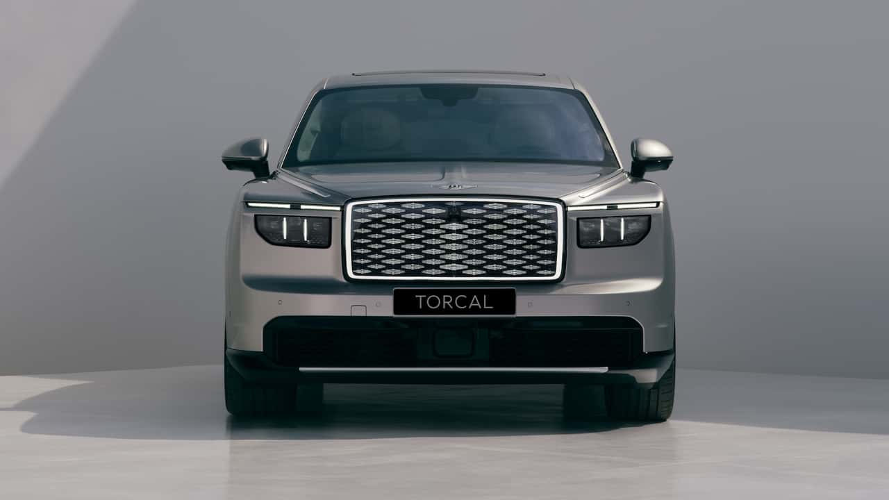 تصميم مشرق لسيارة بنتلي توركال الكهربائية SUV موديل 2028