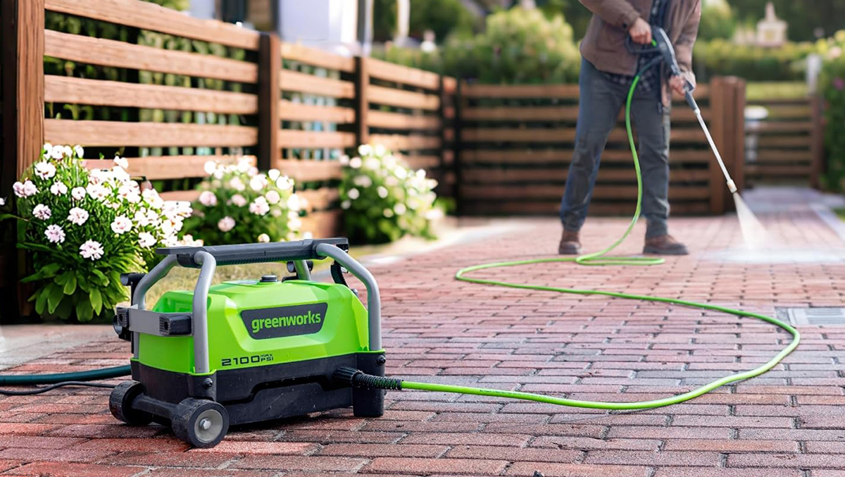 غسالة ضغط كهربائية مدمجة Greenworks 2100 PSI