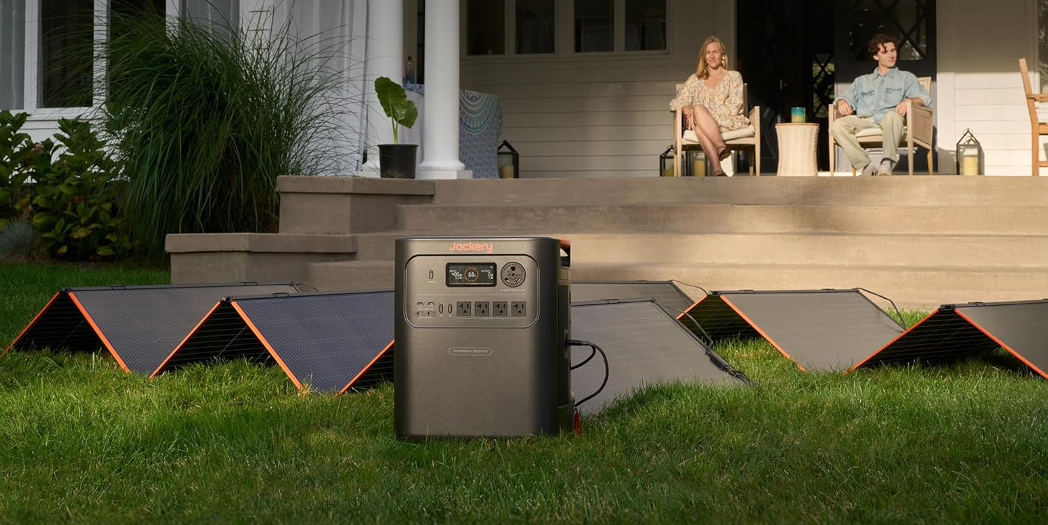 محطة طاقة Jackery HomePower 3600 Plus مع ألواح شمسية
