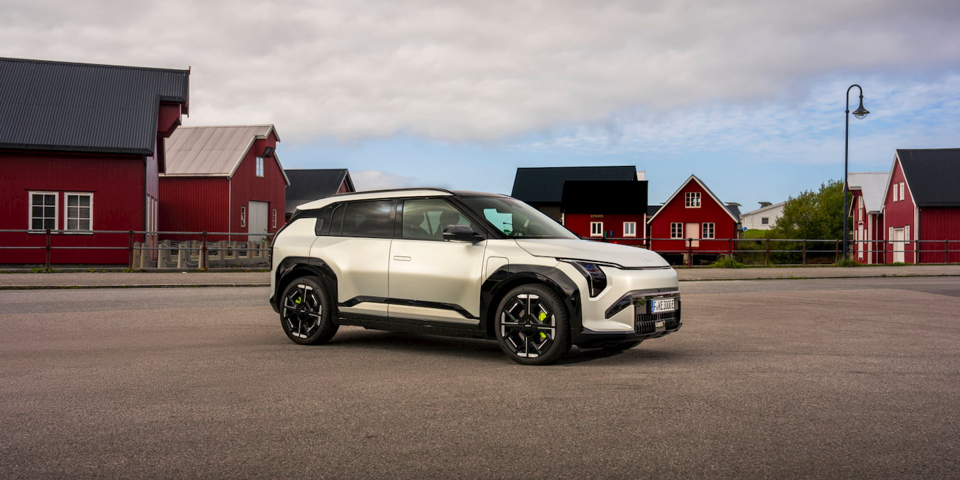 الجانب الأمامي لسيارة Kia EV3 GT